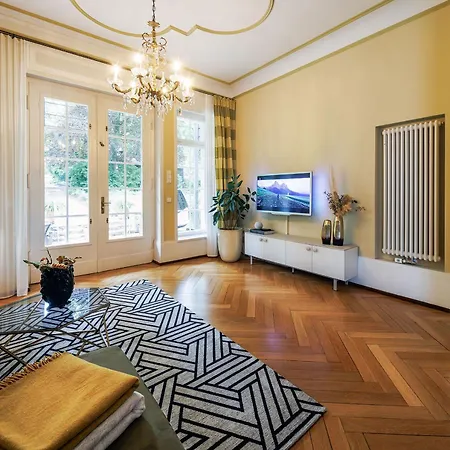 Villa Nussbaumer - Business-Und Ferienwohnung In Bester Lage Arnstadt Exterior foto